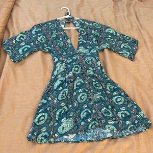 Lucy Love flowy dark teal dress